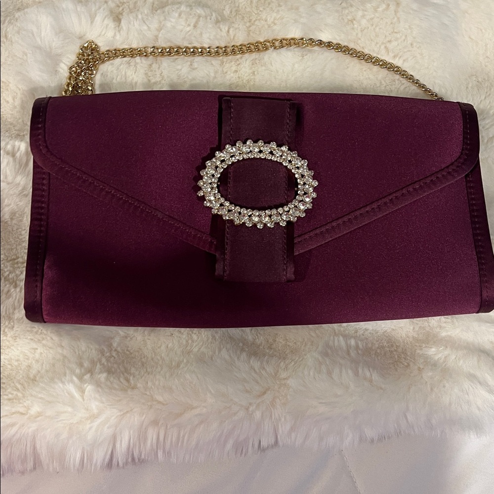 Lilly Pulitzer NWT $168 Benton Clutch Amarena Cherry with detachable chain strap